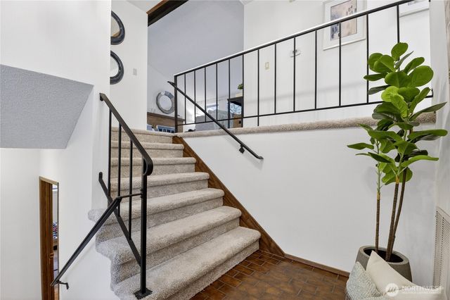 11723 NE 100th Place, Kirkland, WA 98033