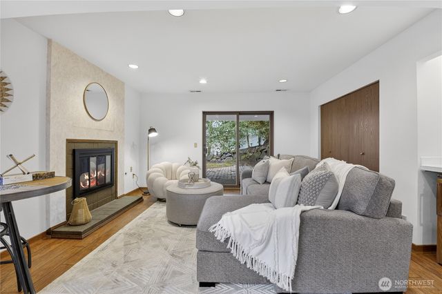 11723 NE 100th Place, Kirkland, WA 98033