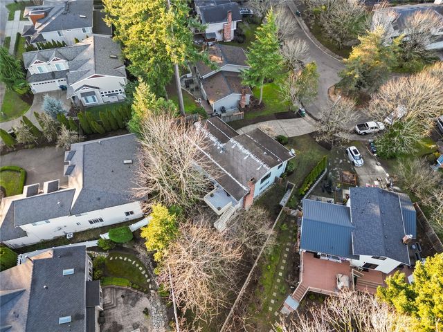 11723 NE 100th Place, Kirkland, WA 98033