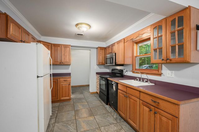 22975 Pine Lake Road, Pennfield Twp, MI 49014