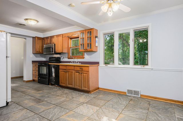 22975 Pine Lake Road, Pennfield Twp, MI 49014