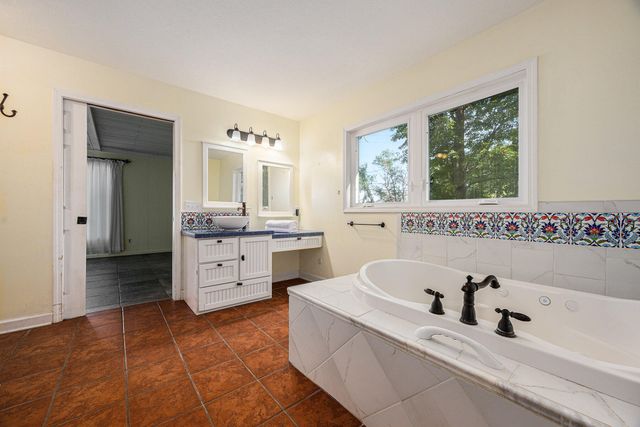 22975 Pine Lake Road, Pennfield Twp, MI 49014