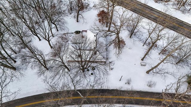 22975 Pine Lake Road, Pennfield Twp, MI 49014