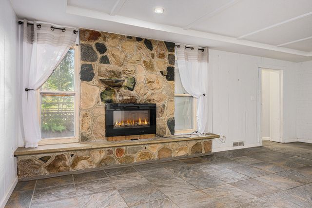 22975 Pine Lake Road, Pennfield Twp, MI 49014