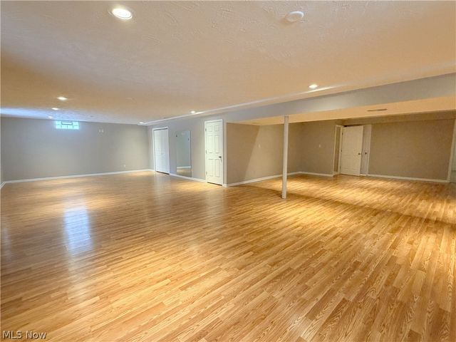 908 Kendal Drive, Broadview Heights, OH 44147