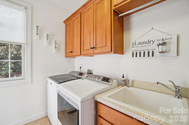 1409 Woodsong Drive, Hendersonville, NC 28791