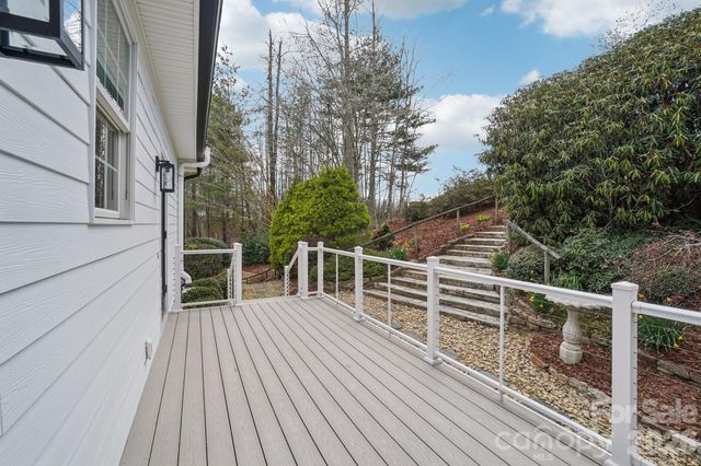 1409 Woodsong Drive, Hendersonville, NC 28791