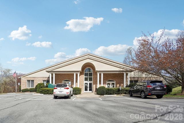 1409 Woodsong Drive, Hendersonville, NC 28791