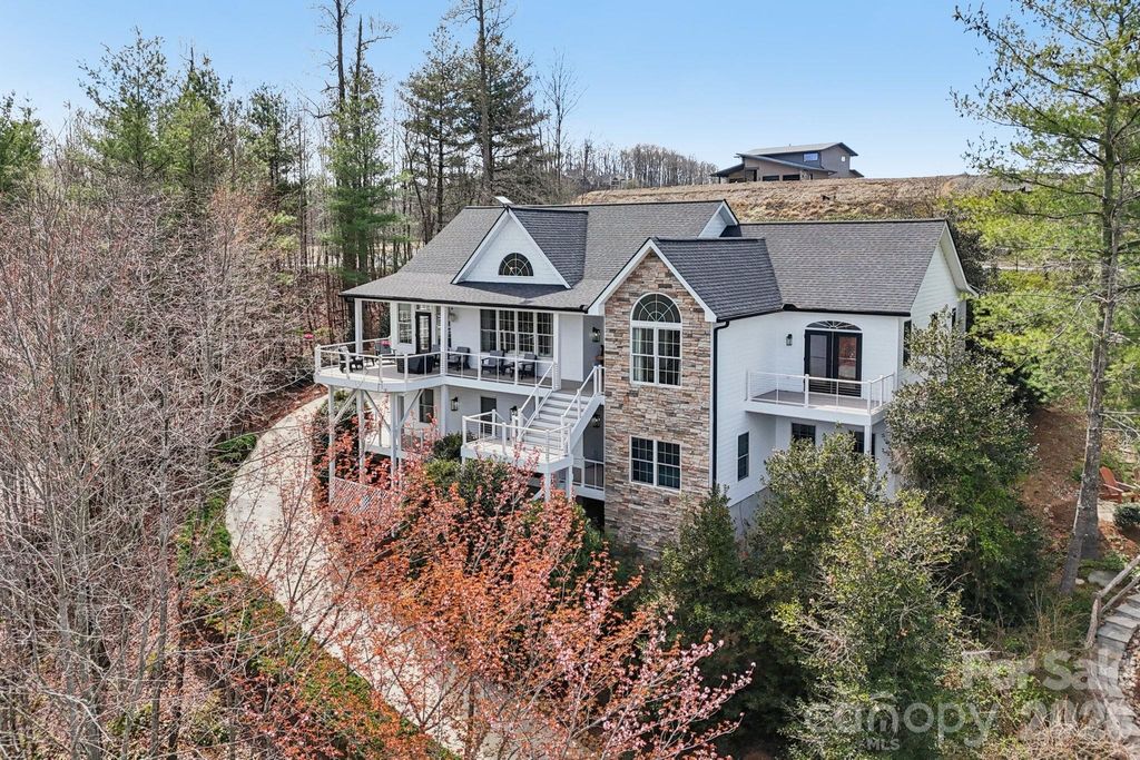 1409 Woodsong Drive, Hendersonville, NC 28791