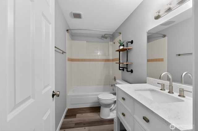 2636 NE Coventry Place, Bremerton, WA 98311