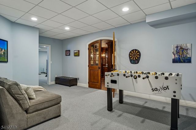 91 Mosle Rd, Peapack Gladstone Boro, NJ 07931