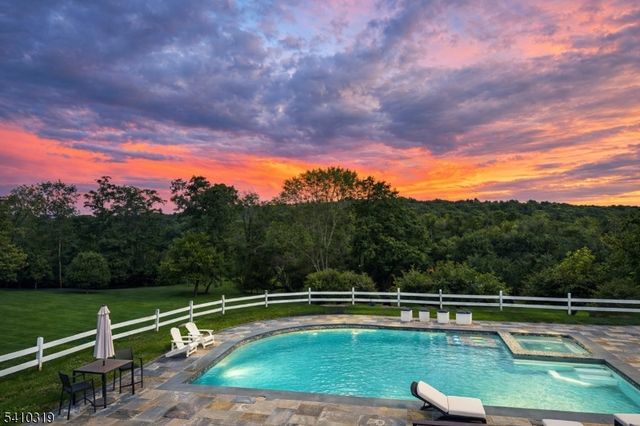 91 Mosle Rd, Peapack Gladstone Boro, NJ 07931