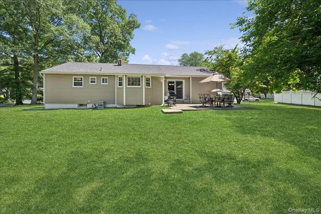 5 Marcus Road, West Nyack, NY 10994