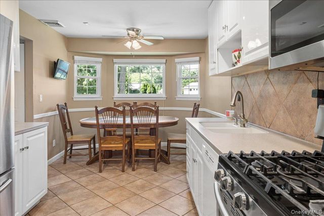 5 Marcus Road, West Nyack, NY 10994