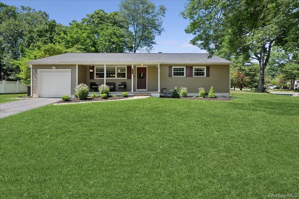 5 Marcus Road, West Nyack, NY 10994