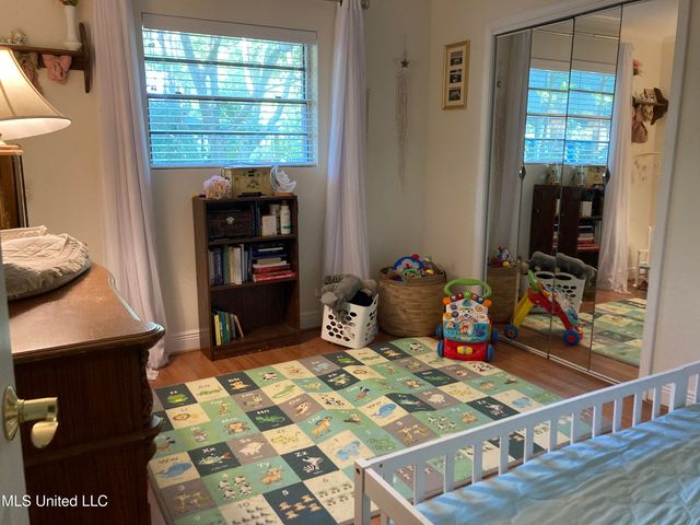 865 Market Street, Pascagoula, MS 39567