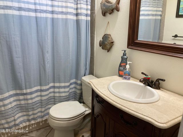 865 Market Street, Pascagoula, MS 39567