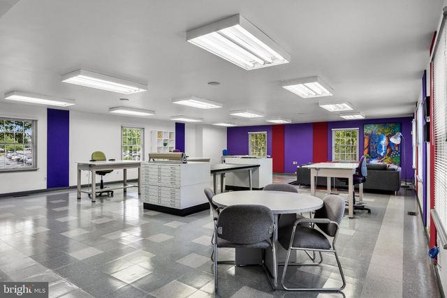 715 E MAIN ST, Moorestown, NJ 08057