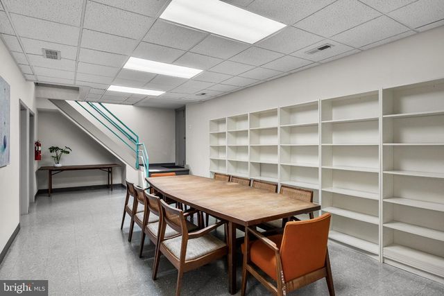 715 E MAIN ST, Moorestown, NJ 08057