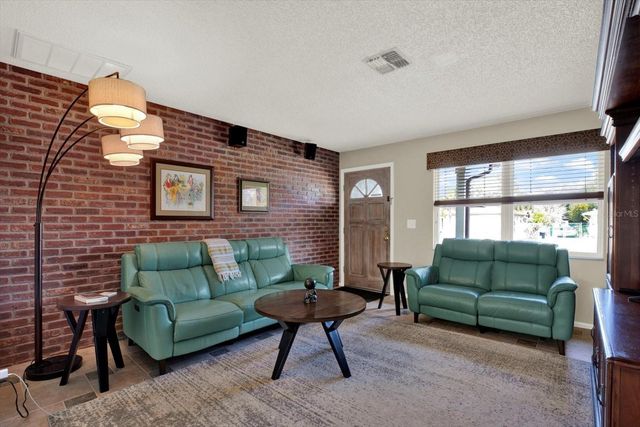 1315 GULFVIEW WOODS LANE, Tarpon Springs, FL 34689