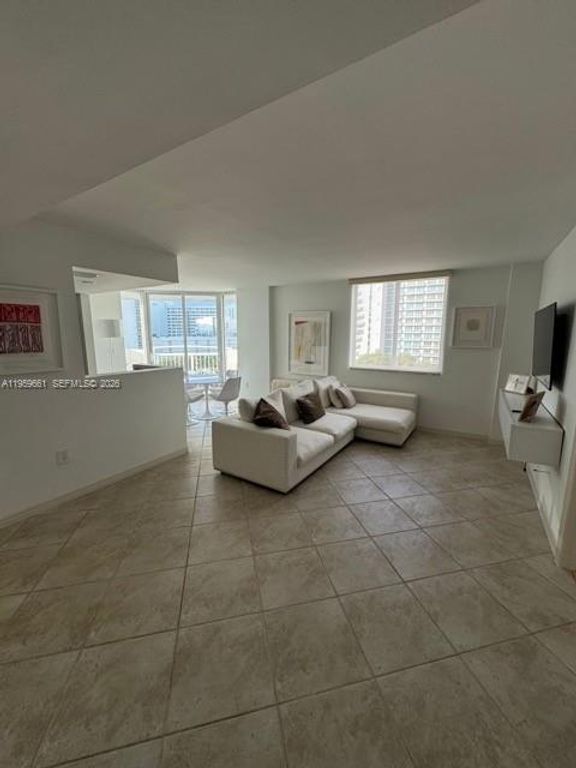 1621 Bay Rd 708, Miami Beach, FL 33139