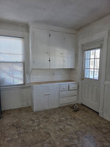 32 Brown 1, Waltham, MA 02453