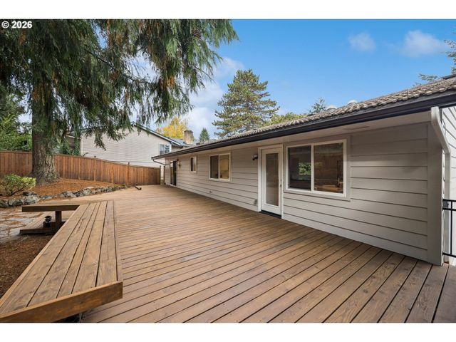 2730 Sw PLUM Ct, Portland, OR 97219