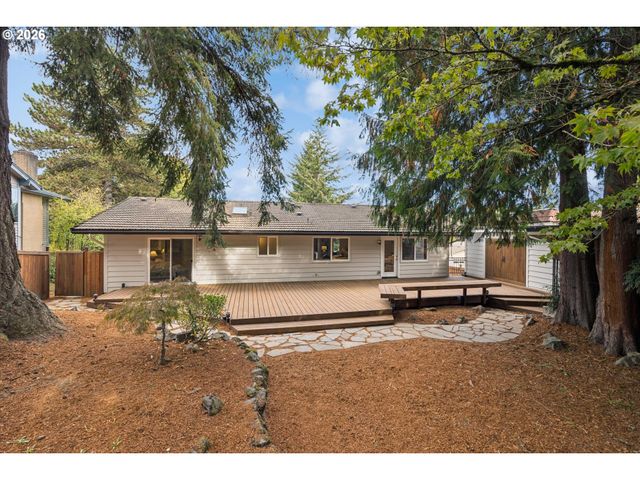 2730 Sw PLUM Ct, Portland, OR 97219