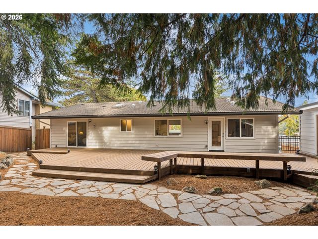 2730 Sw PLUM Ct, Portland, OR 97219