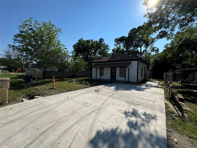 309 S Louisiana Street, Celina, TX 75009