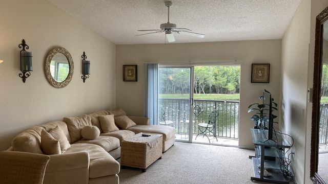 100 Crestwood Court N 103, Royal Palm Beach, FL 33411