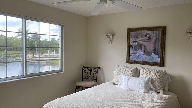 100 Crestwood Court N 103, Royal Palm Beach, FL 33411
