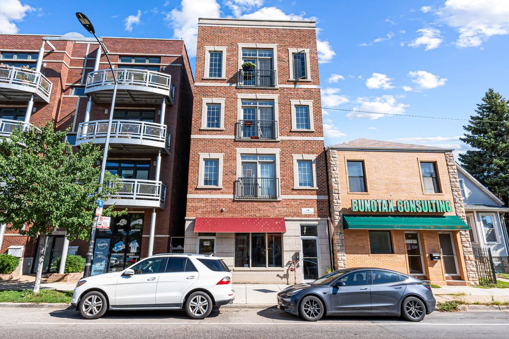 2248 W FOSTER Avenue 3, Chicago, IL 60625 — exterior