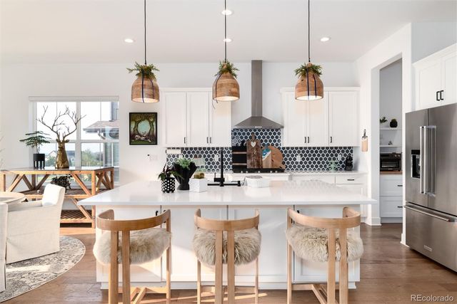 27810 E Lakeview Drive, Aurora, CO 80016