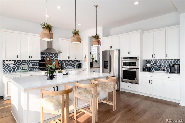 27810 E Lakeview Drive, Aurora, CO 80016