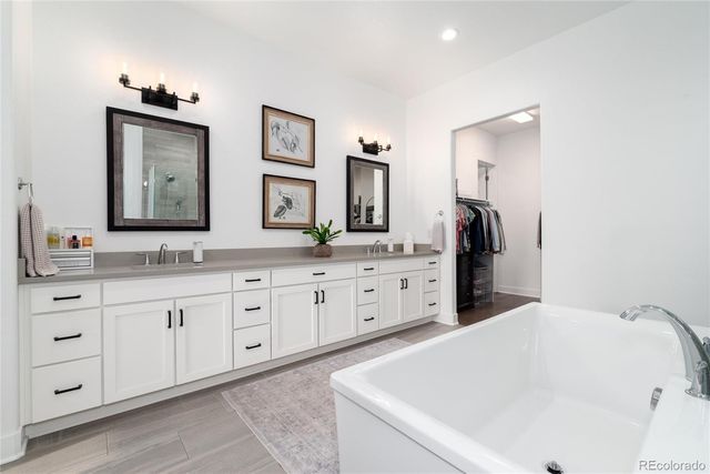 27810 E Lakeview Drive, Aurora, CO 80016