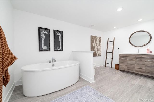 27810 E Lakeview Drive, Aurora, CO 80016