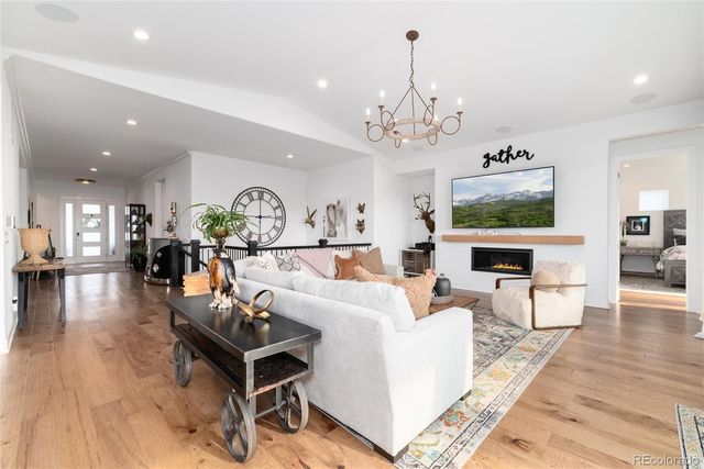 27810 E Lakeview Drive, Aurora, CO 80016