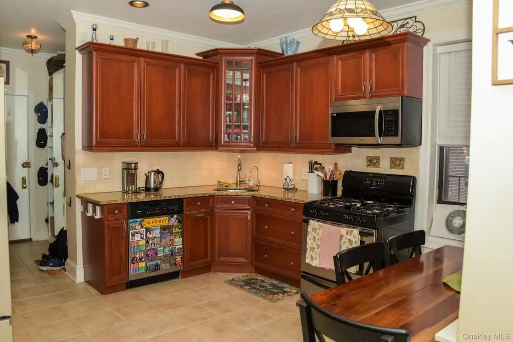 78-14 Austin Street 5-E, Forest Hills, NY 11375