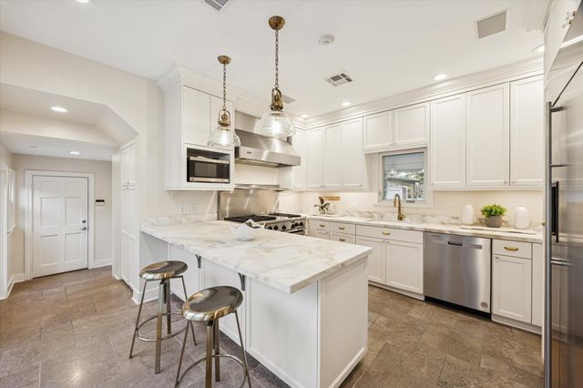 2305 Blue Bonnet Boulevard, Houston, TX 77030