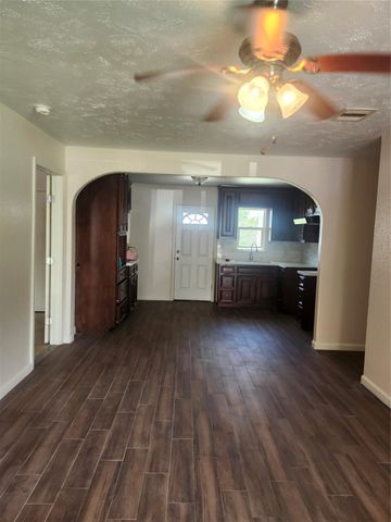 8921 Laura Koppe Road, Houston, TX 77078