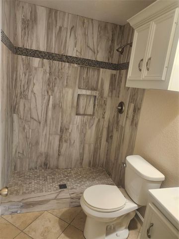8921 Laura Koppe Road, Houston, TX 77078