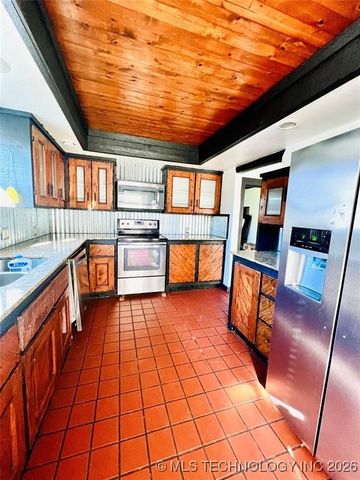 1010 S 220th West Avenue, Sand Springs, OK 74063