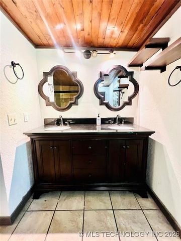 1010 S 220th West Avenue, Sand Springs, OK 74063