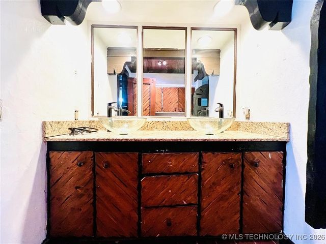 1010 S 220th West Avenue, Sand Springs, OK 74063