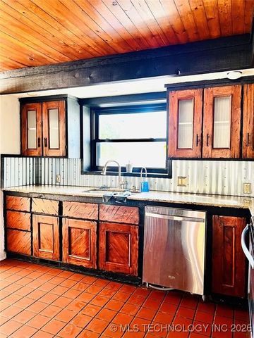 1010 S 220th West Avenue, Sand Springs, OK 74063