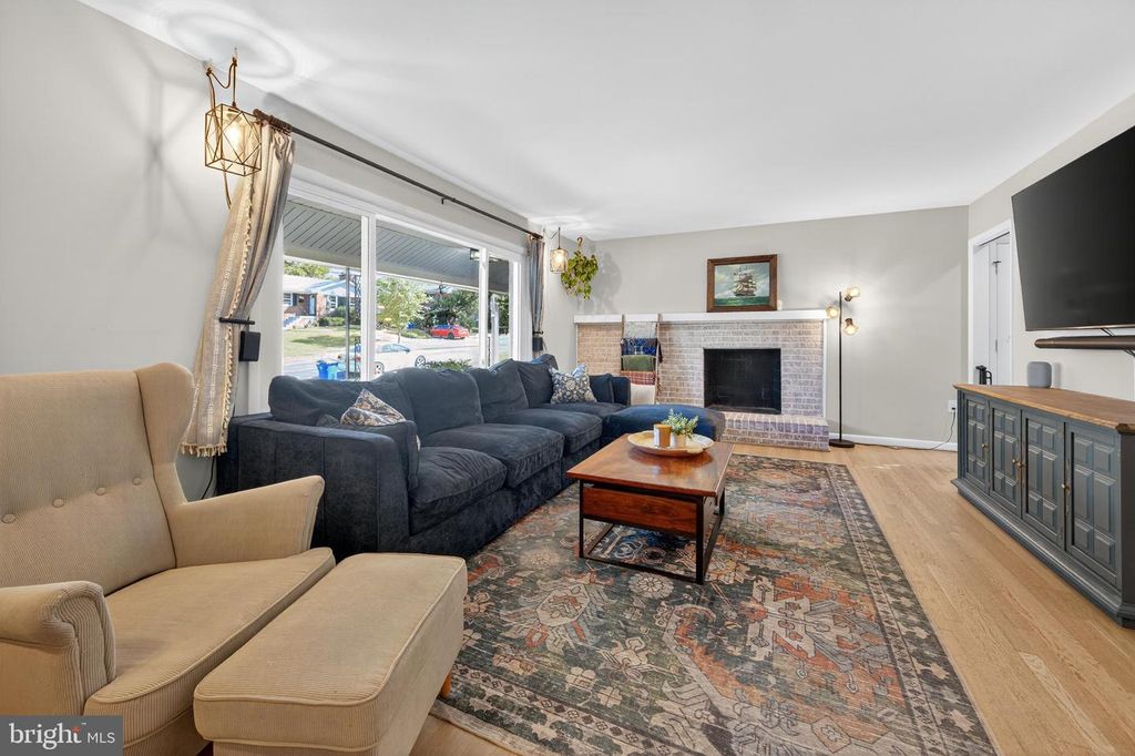 9308 SAINT ANDREWS PL, College Park, MD 20740