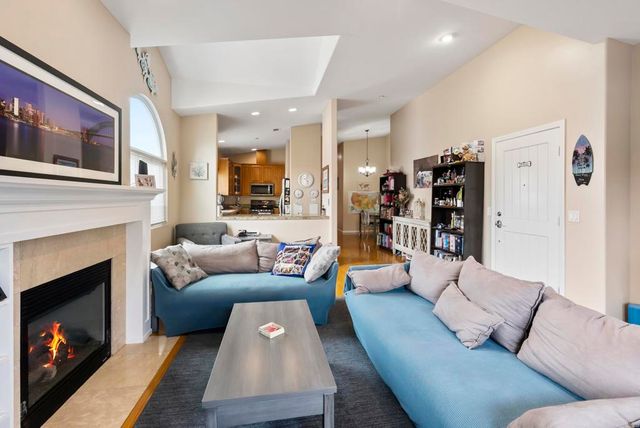 535 F Avenue 4, Coronado, CA 92118