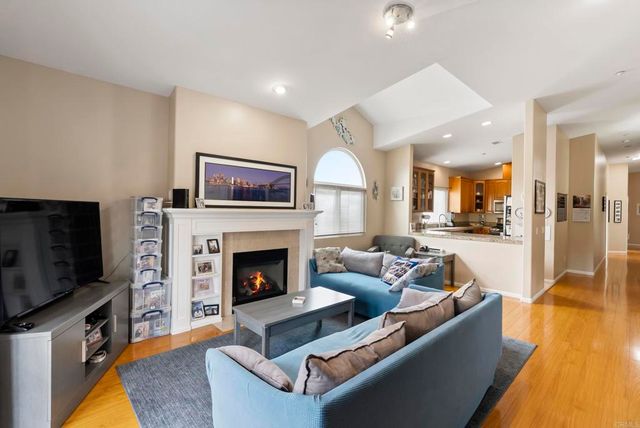 535 F Avenue 4, Coronado, CA 92118