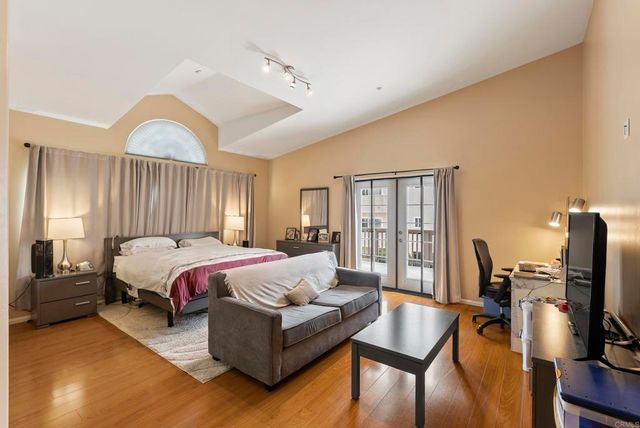 535 F Avenue 4, Coronado, CA 92118